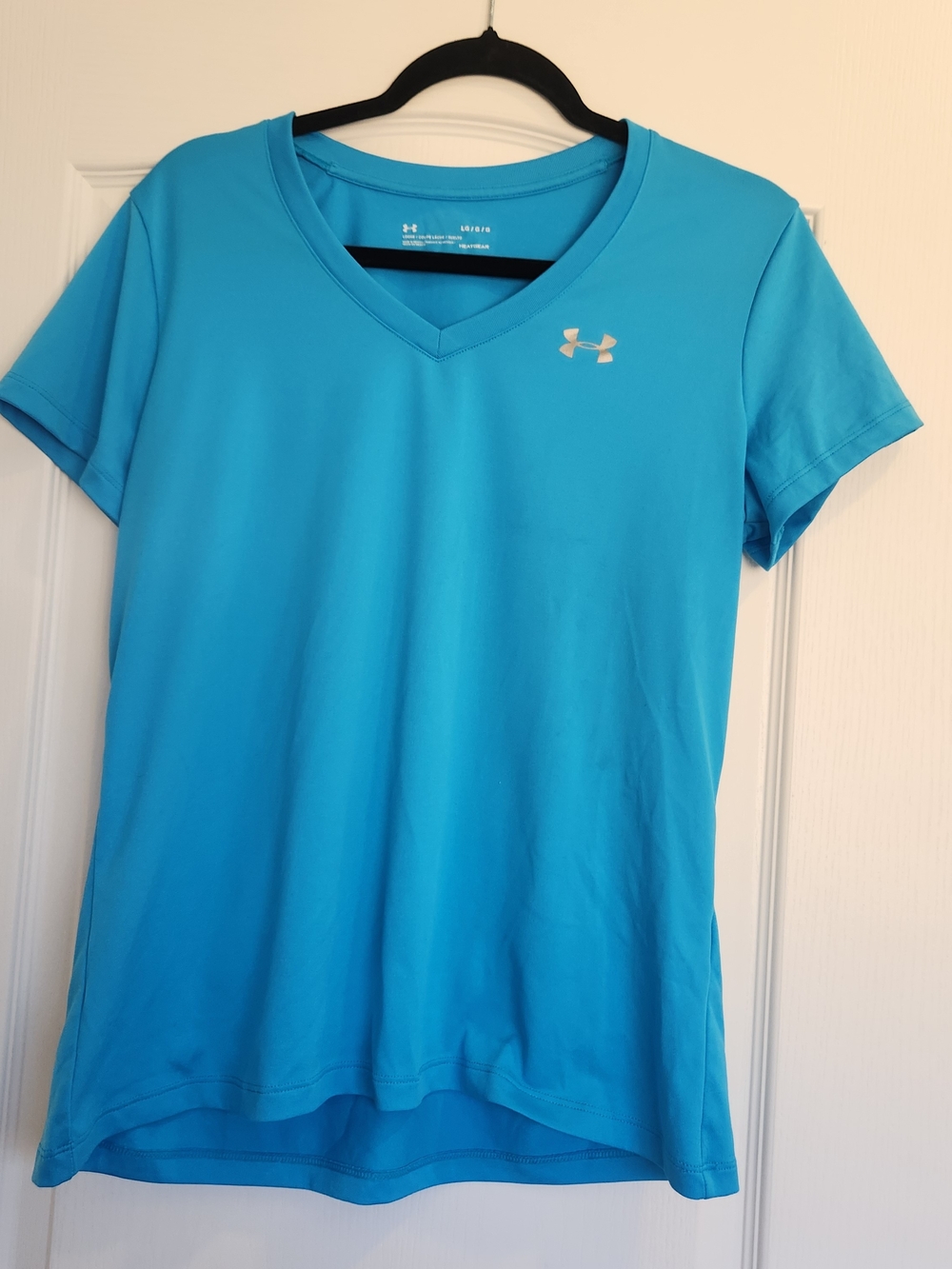Under Armour Women's Blue V-Neck Performance Tee L Euc